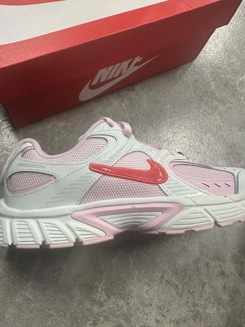 Nike V5 RNB BG Youth Shoes - Summit White / Crimson